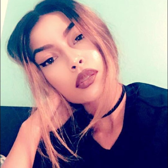 Meet your Posher, Alicia