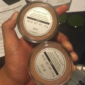 Mary Kay mineral powder foundation in beige 2.