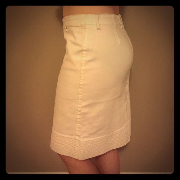 GAP white pencil skirt, size 4