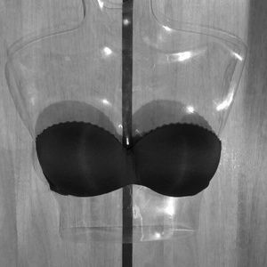 Strapless black bra