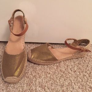 Sperry Closed Toe Sandals