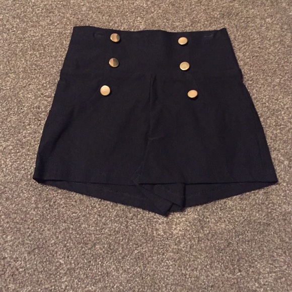 Black sailor short with gold buttons