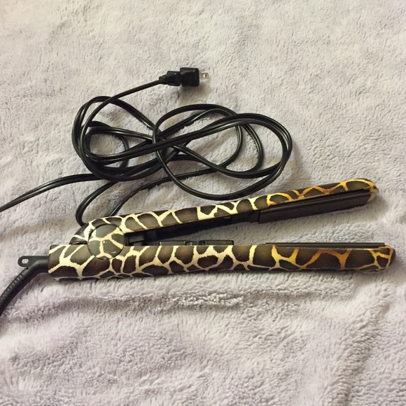 Fahrenheit straightener with Thirty-One case