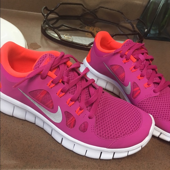 Brand new never worn Nike shoes