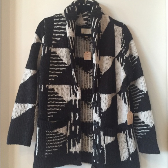 Black and white printed sweater