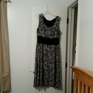 Plus size sleeveless dress