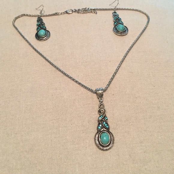 Turquoise necklace with matching earrings