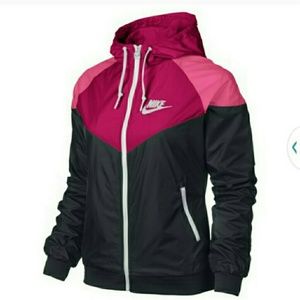 ISO NIKE WINDBREAKER