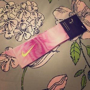Nike Dri-Fit Head Tie 2.0 NWT