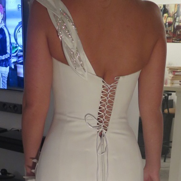 BRAND NEW - ORGINAL WEDDING DRESS FROM FRANCE..!!! - Picture 3 of 4