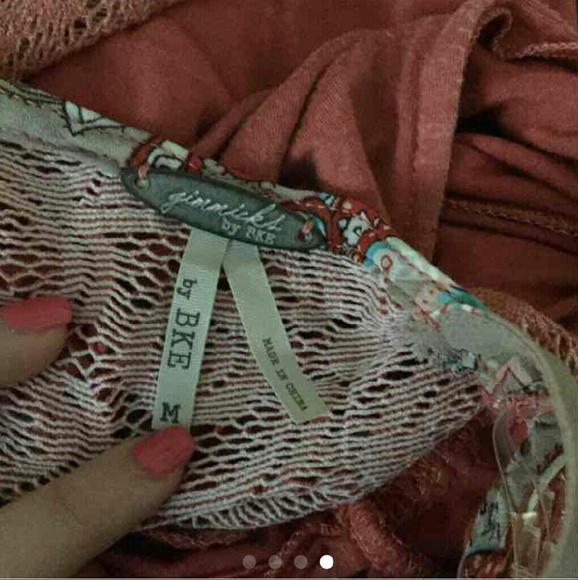 🚫🚫SOLD🚫🚫  Gimmicks size medium - Picture 3 of 4