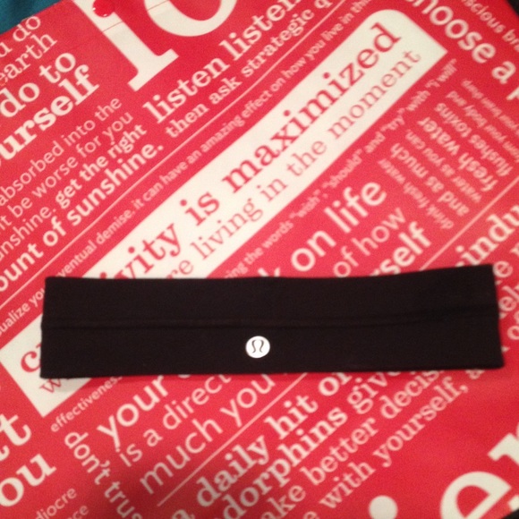 Lululemon black headband
