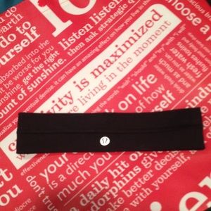 Lululemon black headband