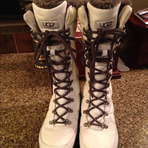 UGG White Kintla Snow Boots size 7