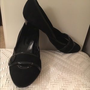 Mariana kitten heel pumps, black, size 10 (40)