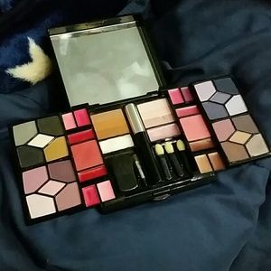 Color Institute Travel Palette