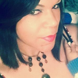 Meet your Posher, Connie