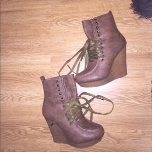 combat boots with wedge