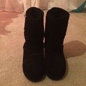 Barely worn black winter boots