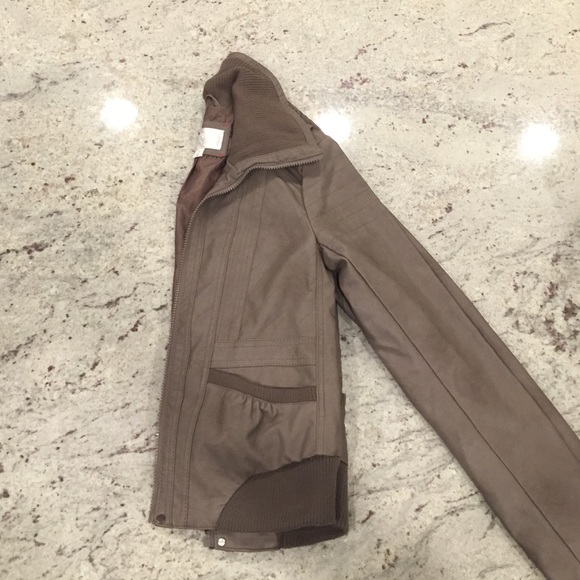 Leather jacket - Picture 4 of 4