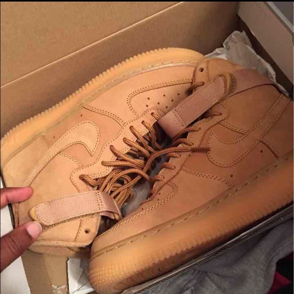 Nike Air Force 1 High LV8 🌾