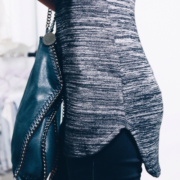 ️SOLD OUT Marled Gray Round Hem Top - Picture 3 of 4
