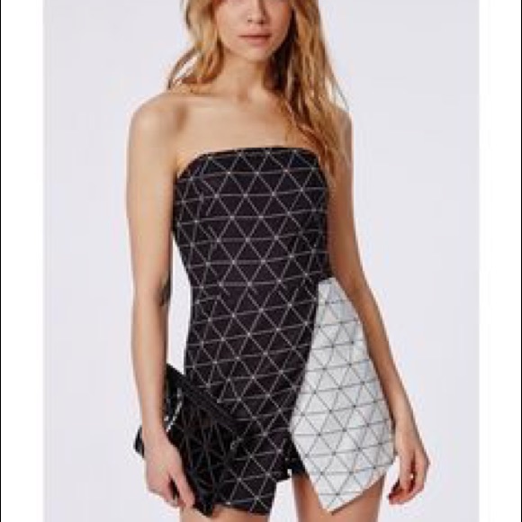 Triangle Grid Print Contrast Skort Romper Size 2