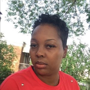 Meet your Posher, Leslie