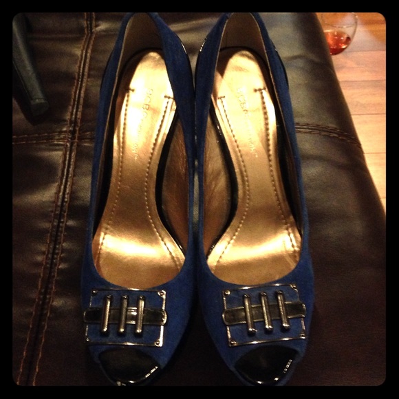 BCBG PEEP TOE HEELS