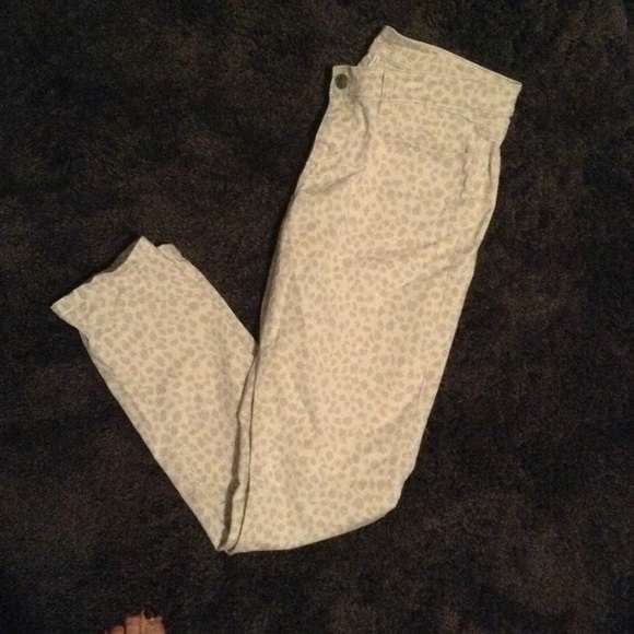Loft super soft modern skinny white cheetah jeans