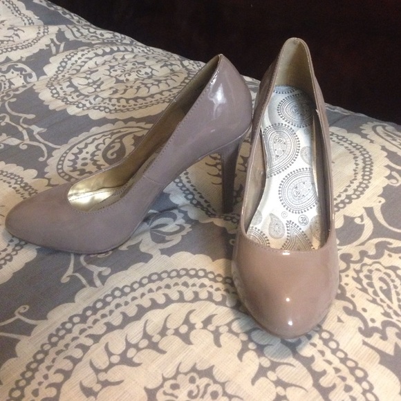 Shoes - Size 10 'the perfect nude' heels.