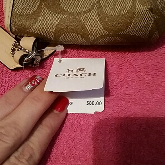 Coach wristlet - Picture 3 of 3