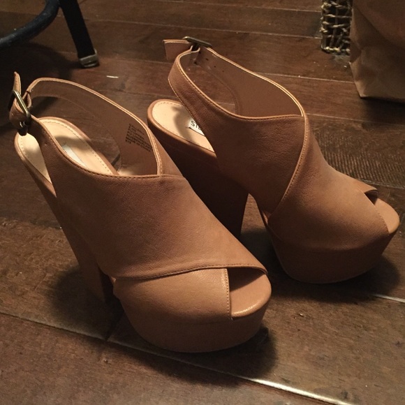 Steve Madden 6.5 Galleria- Tan