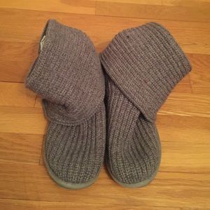 Cute knit gray uggs