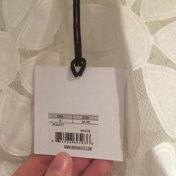 NWT Sheer white off the shoulder top - Picture 4 of 4