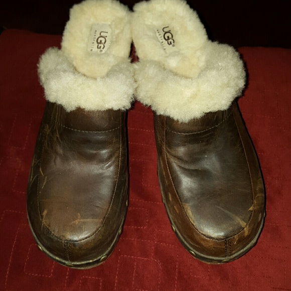 Uggs Clogs.... - Picture 2 of 4