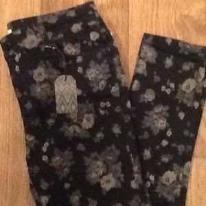 NEW SKINNY JEANS WITH FLOWERS