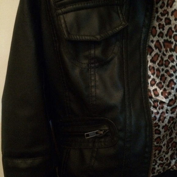 black leather jacket - Picture 2 of 4