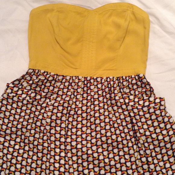 Mustard strapless printed dress with pockets