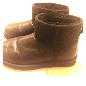 Slightly used Girls Leather UGG Boots