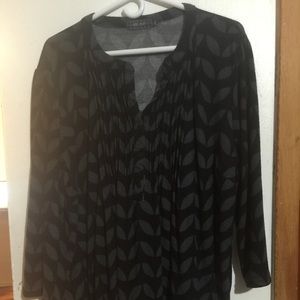 Black and Gray leaf top