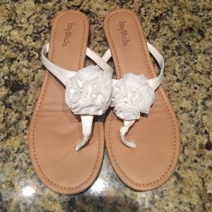 White flower Sandal
