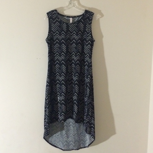 Black & white patterned high-low sleeveless dress