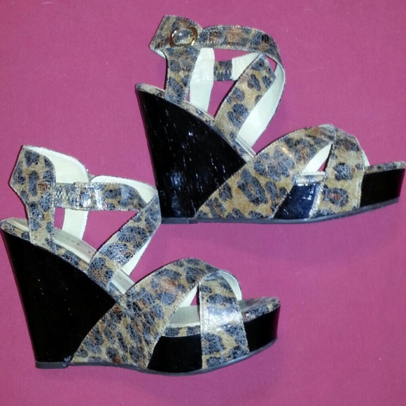 Chinese Laundry wedge sandal size 9