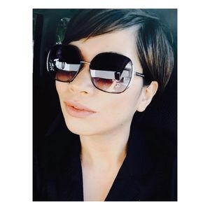 Meet your Posher, Aurea