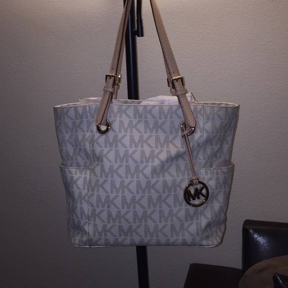 Michael Kors Jet Set Purse