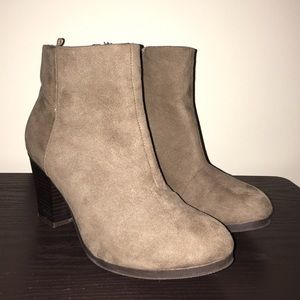 Heeled boots