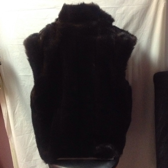 Mahogany faux mink vest. Warm. Size large - Picture 3 of 3