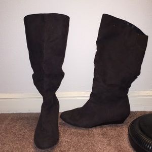 Suede boots