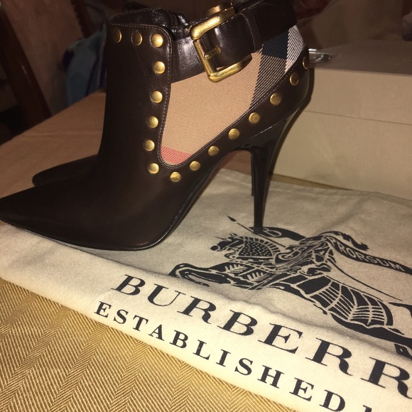 BURBERRY chocolate color booties !!!!! 🍩👠 - Picture 3 of 4